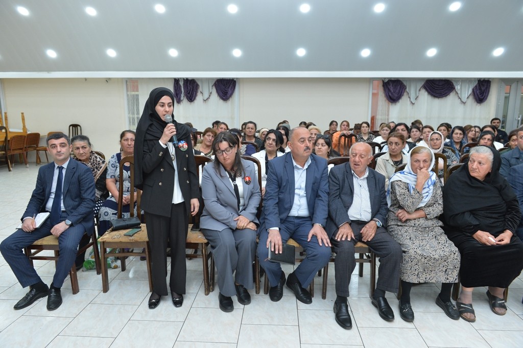 Taleh Qaraşov Boladə kəndində sakinlərlə səyyar qəbul keçirib - FOTOLAR